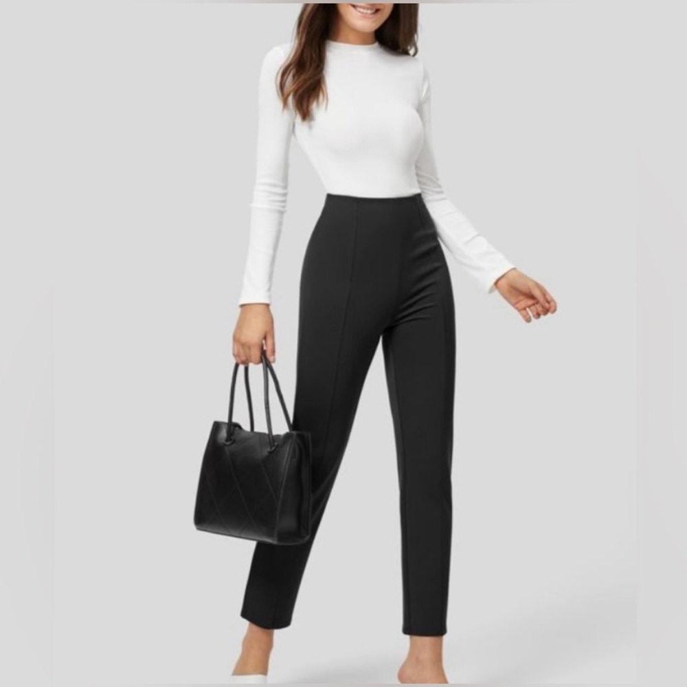 •new• HALARA High Waisted Back Side Pocket Slim